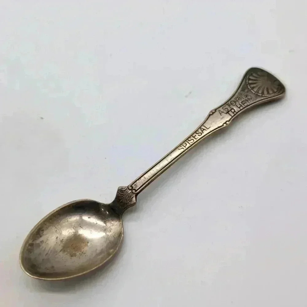 Spisesal Astoria Tr. Heim Souvenir Engraved Spoon Kitschy Cool